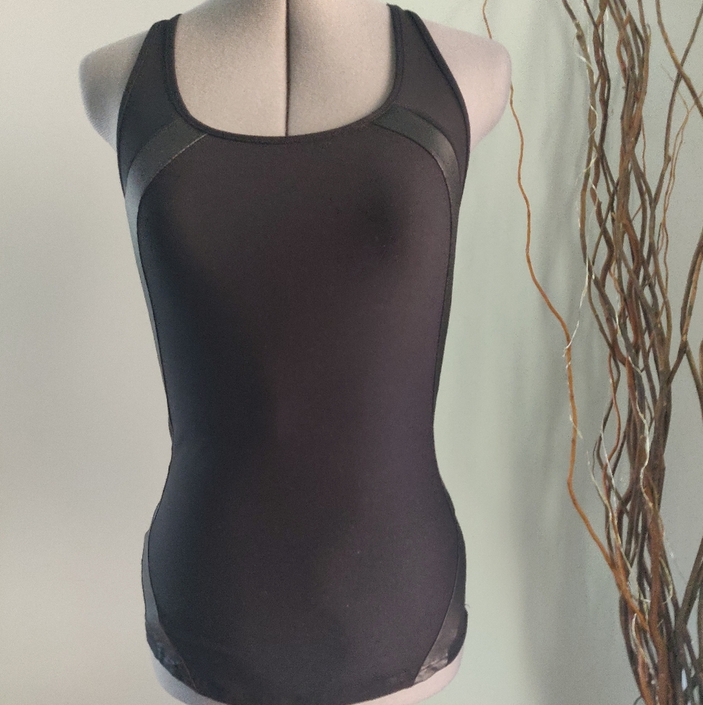Workout tank top